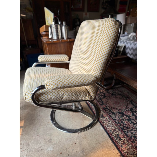 Gold 1970s Stressless Lounge Chair and Footstool in the Style of Ekorness Stressless For Sale - Image 8 of 12
