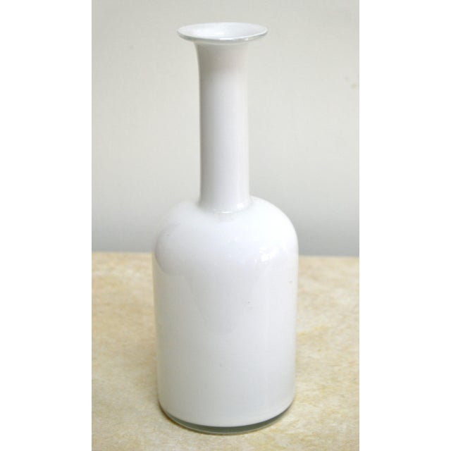Antique White 1960s Otto Brauer Danish Modern Hand Blown Gulv Vase Art Glass by Holmegaard For Sale - Image 8 of 9