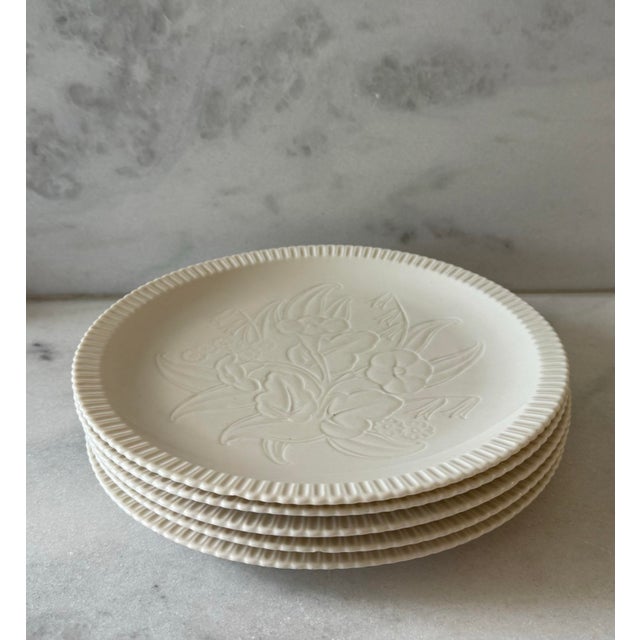 Set of 5 Vintage Syracuse Shelled Floral Dinner Plates For Sale In Austin - Image 6 of 10