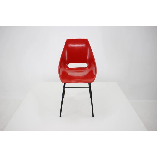 1960s Czechoslovakian Red Fiberglass Dining Chairs, 1960s, Set of 3 For Sale - Image 5 of 7