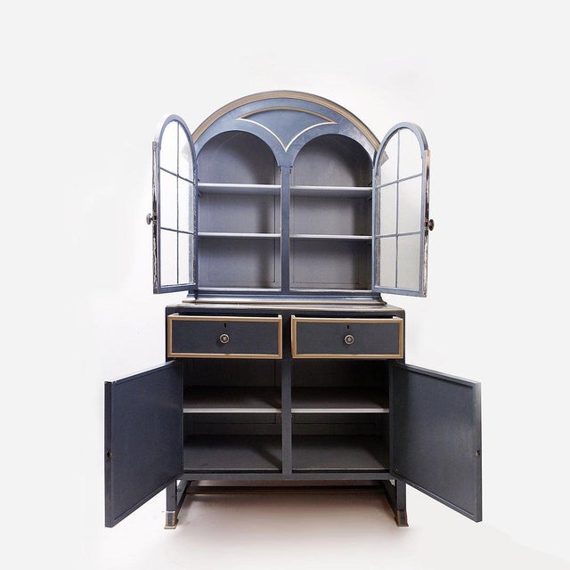Display - bookcase Measures : Low : 105x50cm H:96,5cm High : 98x30cm H:103,5cm Total Height : 200cm