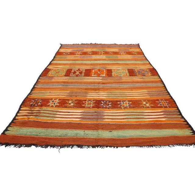 Vintage Berber Moroccan Kilim Rug with Modern Cabin Style, Flat-weave Kilim Rug. Displaying clean lines and a bold...