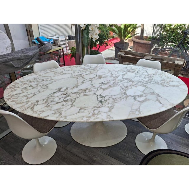 Oval Tulip Table in Calacatta Marble by Eero Saarinen for Knoll International, 1980 For Sale - Image 3 of 7