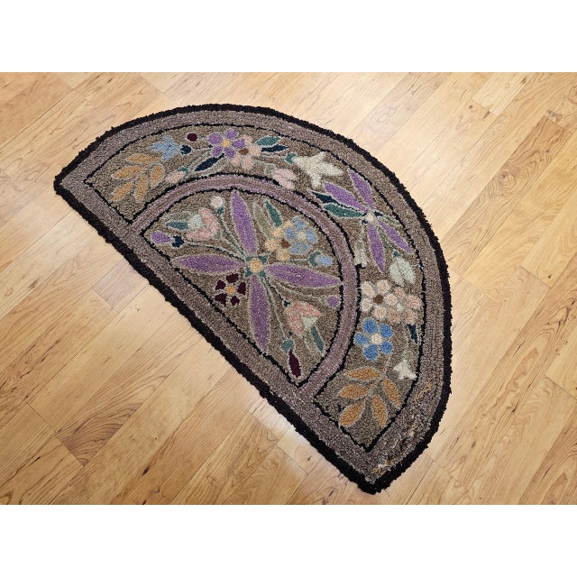 Vintage American Hand Hooked Rug, Handwoven Half Moon Floral Pattern, Folk Art Tapestry, 2x4 For Sale - Image 9 of 9