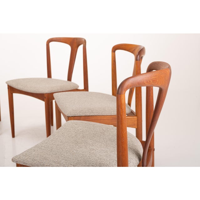 Brown Juliane Dining Chairs by Johannes Andersen for Uldum Mobelfabrik, 1960s, Set of 8 For Sale - Image 8 of 10