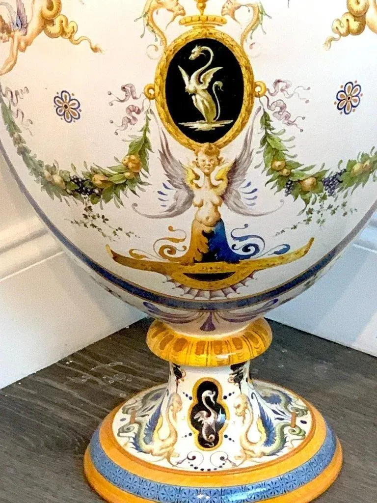 Maurice Utrillo、VASE 、海外版超希少レゾネ、新品額付 Ginori Majolica Allegorical Serpent Handled Vase | Chairish