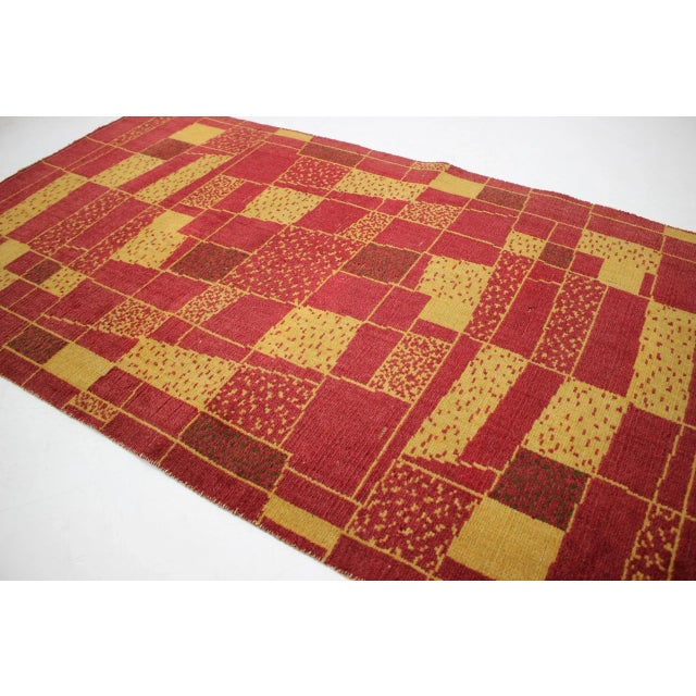Czechoslovakian Rug, 1960s, in Very Good conditions. Designed 1950 to 1959