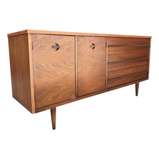 1970s Mid Century Modern Credenza Dresser Cabinet by Bassett For Sale