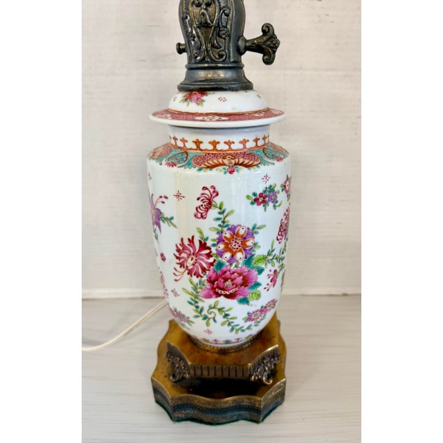 Mid 20th Century Chinoiserie Floral Porcelain Table Lamp With Bronze Base For Sale In New York - Image 6 of 6