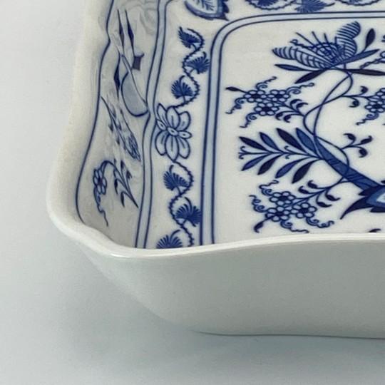 Zwiebelmuster "Blue Onion" 9-Inch Square Blue and White Vegetable Bowl Vintage For Sale - Image 12 of 17