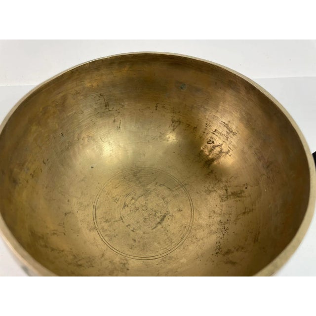 Asian Bronze Singing Hammered Bowl 1950s For Sale In Palm Springs - Image 6 of 12