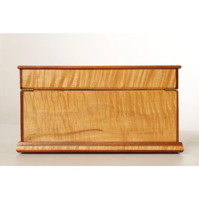 Late 20th Century Handcrafted Inlaid Tiger Maple Cigar Box Humidor For Sale In Philadelphia - Image 6 of 12