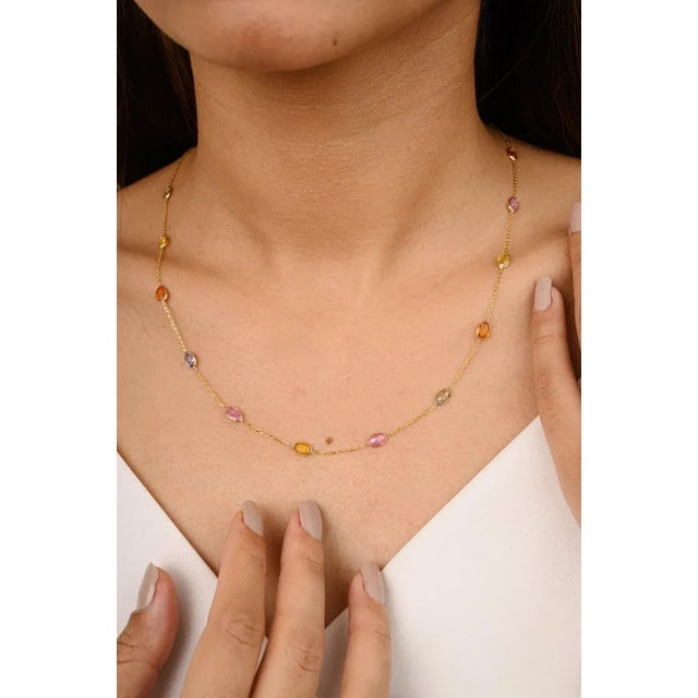 5.35 Carats Rainbow Sapphire 18k Gold Chain Link Necklace by VRJewels For Sale - Image 4 of 15