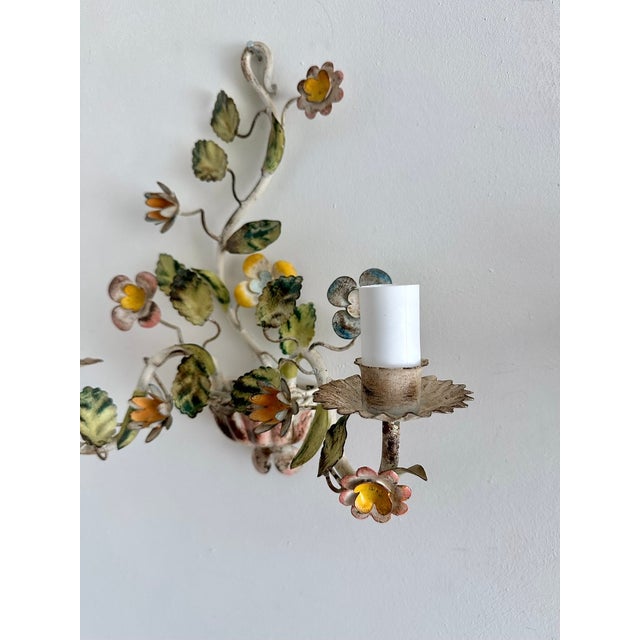 Metal Vintage Florentine Style 2-Light Floral Tole Wall Sconces in Hand-Painted Polychrome Metal, 1960s, Set of 2 For Sale - Image 7 of 18