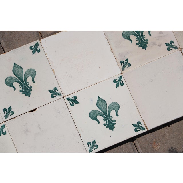 1900s Portuguese Fleur-De-Lis & White Large Antique Tiles Set of Twenty For Sale - Image 11 of 18