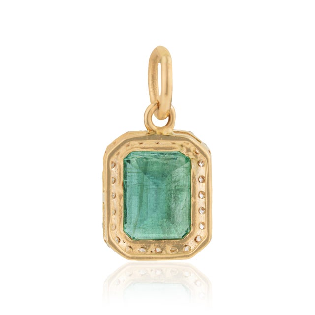 Art Deco Charm 1.55ct Emerald Diamond Halo Pendant in 14k Yellow Gold For Sale - Image 10 of 14