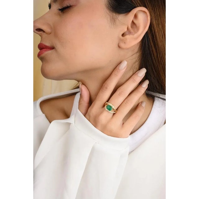 Art Deco Emerald Diamond 18k Gold Ring Size 7 For Sale - Image 3 of 9