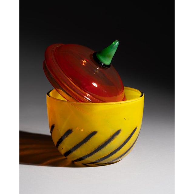 Kontiki Hand-Blown Art Glass Carafe and Lidded Box by Nanny Still for Rosenthal Studio Line, 1993, Set of 2 For Sale - Image 11 of 17