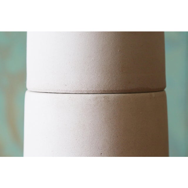 Gordon & Jane Martz 1960s Gordon and Jane Martz M55 Lamp for Marshall Studios Tall White Sanded Glaze Tootsie Roll For Sale - Image 4 of 8
