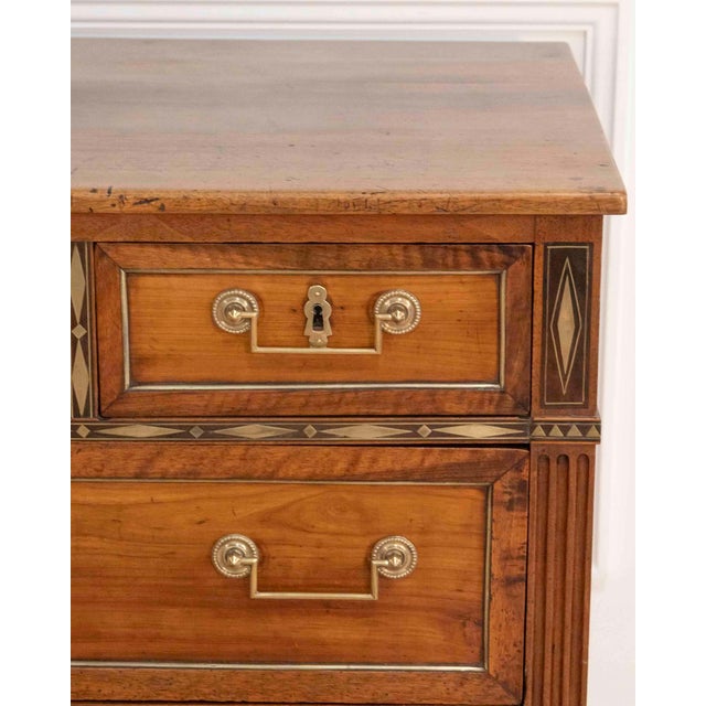 18th Century Louis XVI Walnut Chest of Drawers with Brass Inlay, France, Late 18th Century For Sale - Image 5 of 10