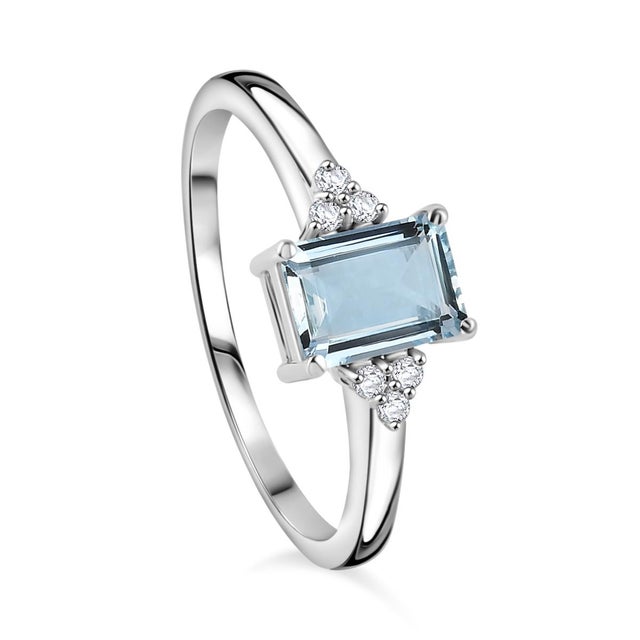 Asian 14k Gold Aquamarine Diamond Ring Size 6.5 For Sale - Image 3 of 12