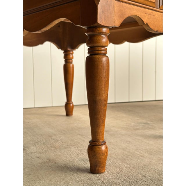 Vintage Mersman Scalloped Maple End Tables, Pair For Sale In Greensboro - Image 6 of 17