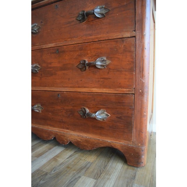 19th-Century American Cherry Chest of Drawers With Original Leaf Pulls For Sale - Image 4 of 6