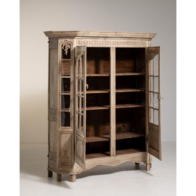Provençal Oak Vitrine, Rustic Charm, French Rustic Design, France, Circa 1820 For Sale - Image 11 of 17