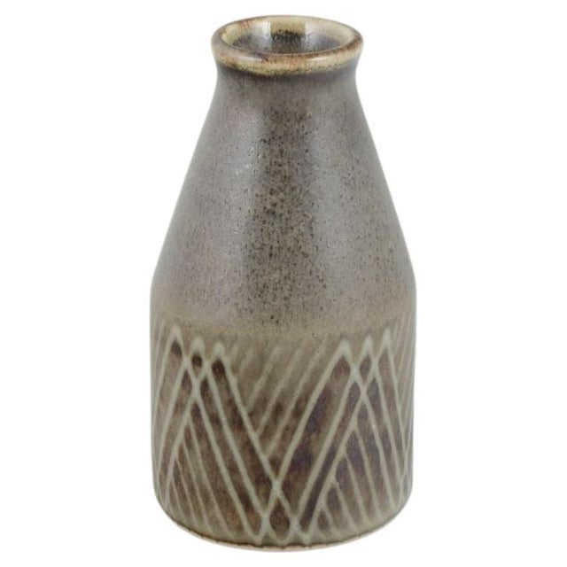 1960s Cylindrical Stoneware Vase with Brown Glaze by Carl-Harry Stålhane for Rörstrand, 1960s For Sale - Image 5 of 5