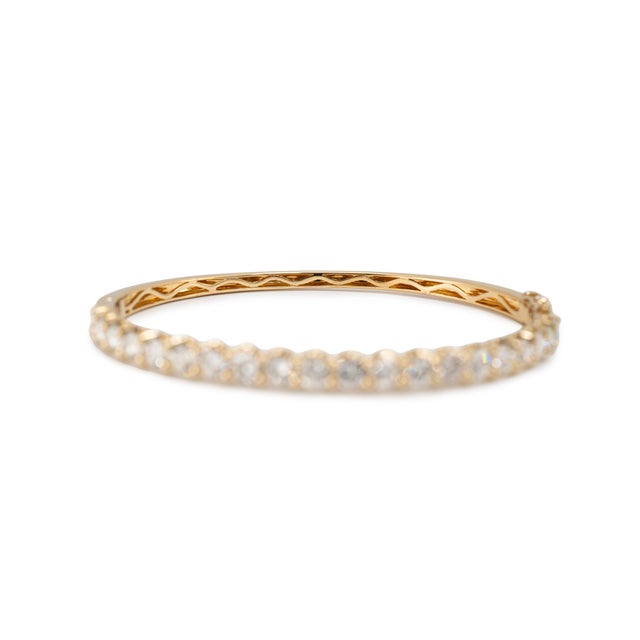 Early 21st Century 18k Yellow Gold 3.80ctw Diamond Half Eternity Hinged Bangle Bracelet For Sale - Image 5 of 8