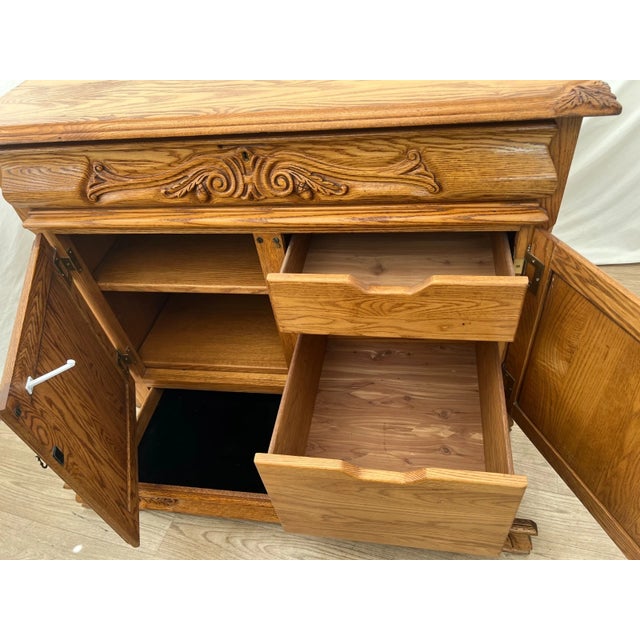 French Country 1990s Oakwood Interiors Lowboy Dresser Chest Four Cedar Drawers Cabinet Locking For Sale - Image 3 of 14