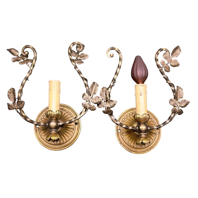 Brass 1910s Cast Brass Wall Sconces With Trailing Vines and Leaves Original Antique Patina - a Pair For Sale - Image 8 of 11