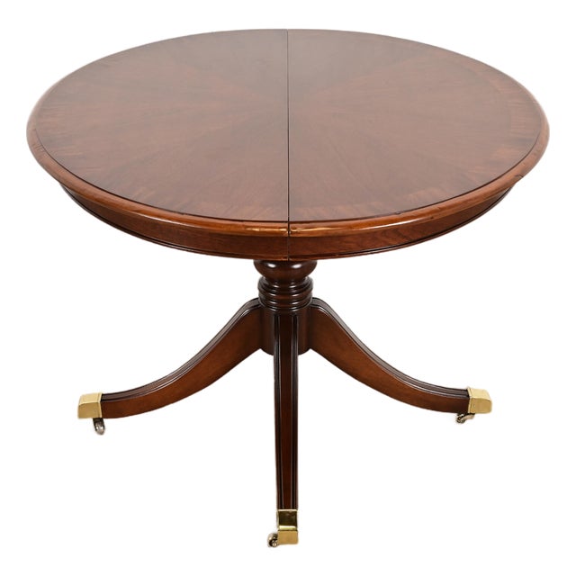 Baker Furniture Style Georgian Banded Mahogany Pedestal Extension Dining Table, Newly Refinished For Sale