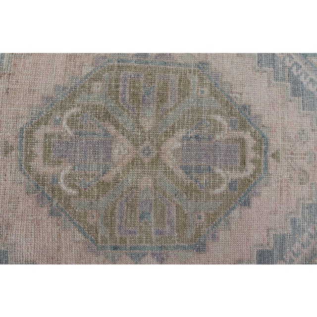 Mid 20th Century Vintage Turkish Oushak Rug With All-Over Sub-Geometric Medallion Design For Sale - Image 5 of 8