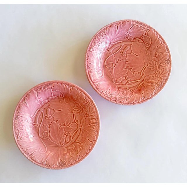 Mauve Vintage Bordallo Pinheiro Pink Majolica Plates With Vines & Leaves, Pair For Sale - Image 8 of 8