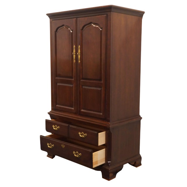 Thomasville Furniture Collector's Cherry Traditional Style 40" Media Chest 10111-336 For Sale In Kansas City - Image 6 of 13