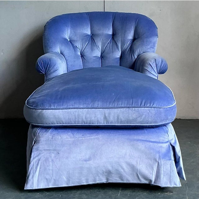 Indulge in luxurious comfort with this stunning vintage chaise lounge, a perfect embodiment of Hollywood Regency glamour....