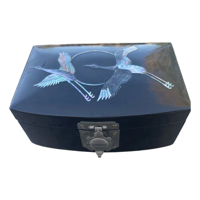 1990s Chinoiserie Black Lacquer Box With Inlaid Abalone Cranes For Sale