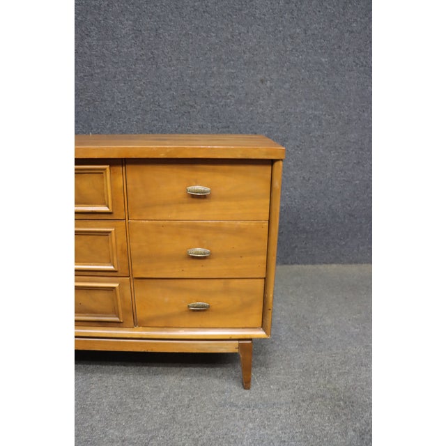 Mid 20th Century Attributed to Broyhill Mid-Century Modern Walnut Nine-Drawer Dresser For Sale - Image 5 of 10