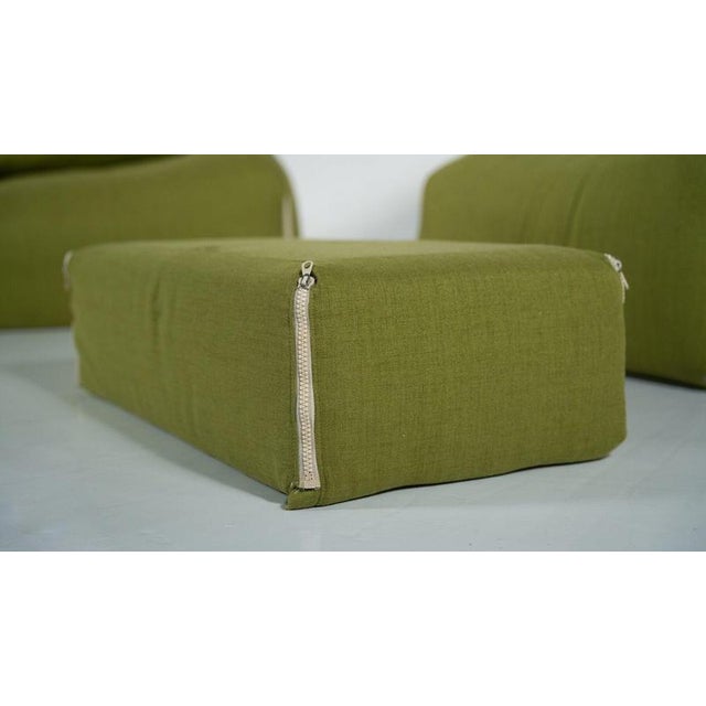 1980s Set of Green Plumy Lounge Chair and Ottoman attributed to Annie Hiéronimus for Cinna, 1980s For Sale - Image 5 of 7