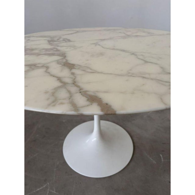 Tulip Table in White Marble and Base by Eero Saarinen for Knoll, 1960s For Sale - Image 6 of 10