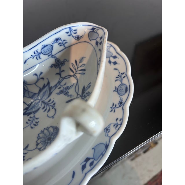 Ceramic Antique Meissen Blue Onion Gravy Boat on Stand For Sale - Image 7 of 9