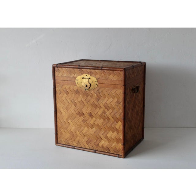 Mid-Century Modern Vintage Bamboo Woven Rattan Storage Chest Trunk Brass Hardware Details Lockable Mid-Century For Sale - Image 3 of 18