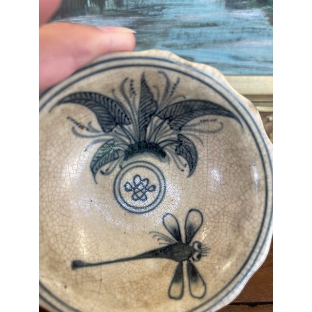 Vintage Vietnamese Ceramic Tea Bowl With Hand-Painted Dragonfly and Botanical Motif. For Sale - Image 4 of 9