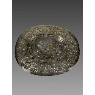 17th-century silvered bronze offering dish depicting Venus' chariot drawn by Cupid. For Sale