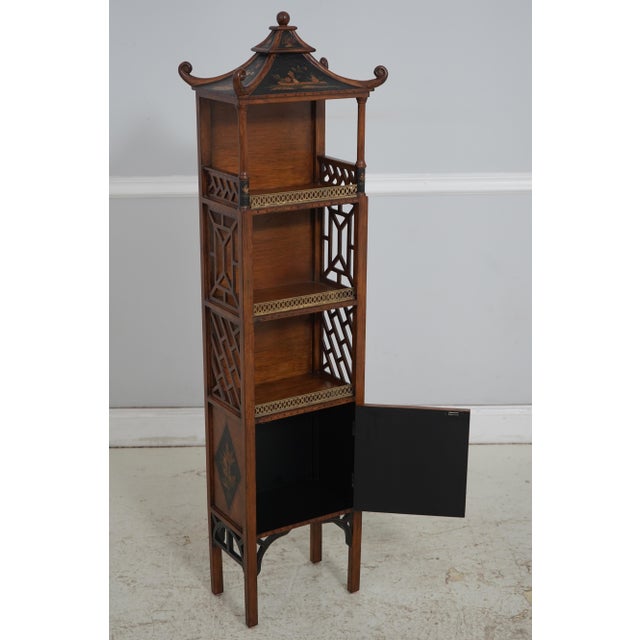 Chinoiserie Chinoiserie Decorated Pagoda Chinese Chippendale Curio Shelf For Sale - Image 3 of 18