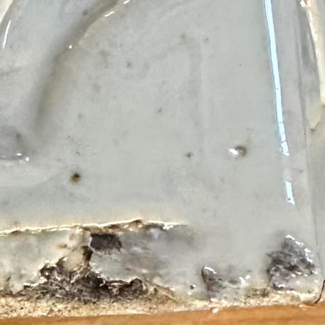 Yongzheng Period (1722-1735) Porcelain Jardiniere With Fine Enameling For Sale - Image 12 of 12