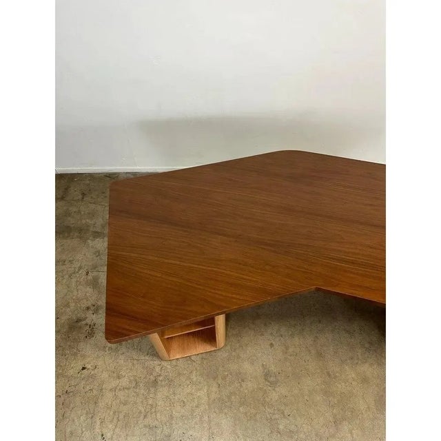 1970s Dos Tonos Executive Desk For Sale In Los Angeles - Image 6 of 10
