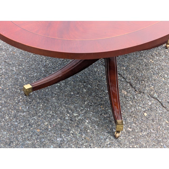 American Vintage Duncan Phyfe Coffee Table W/ Pedestal Base on Casters For Sale - Image 3 of 5