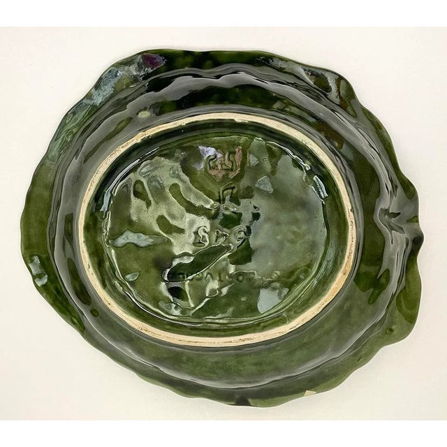 French Country 1960s Majolica Cabbage Leaf Serving Bowl For Sale - Image 3 of 7